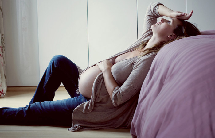 γυναικα έγκυος ταλαιπωρημενη