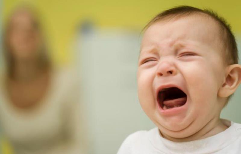 Video Viral: Ο τρόπος για να ηρεμήσει κάθε μωρό που κλαίει!