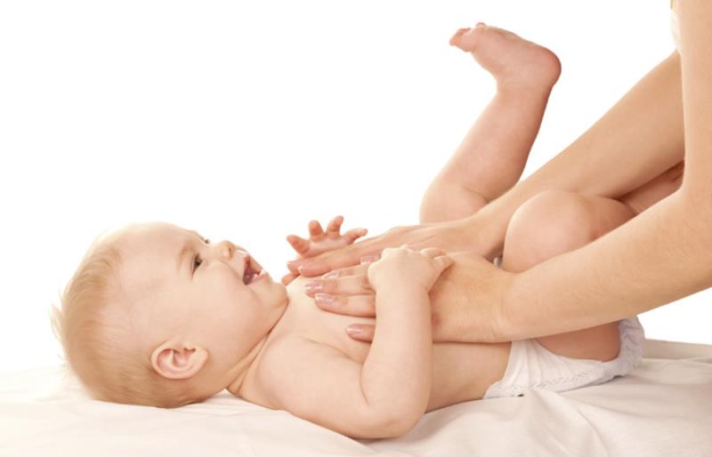 Tutorial: Δείτε πώς θα κάνετε το πιο υπέροχο μασάζ στο μωρό σας!