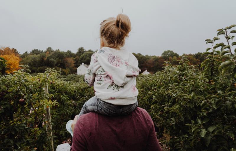 Μπαμπάδες και κόρες: 4 tips για την πιο τρυφερή σχέση!