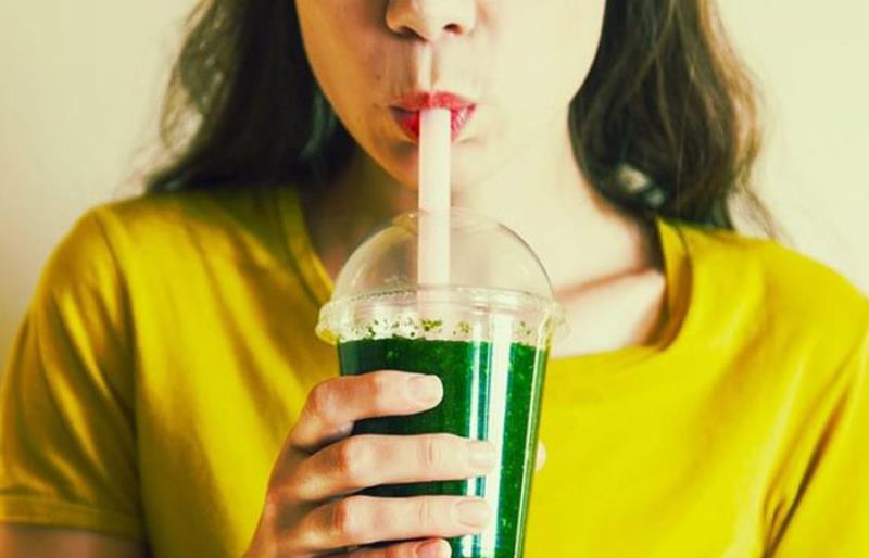 2 πράσινα smoothies για να αποτοξινώσεις τον οργανισμό σου