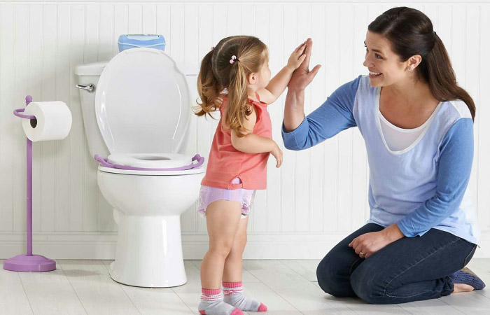 6 πράγματα που κάνουν όλες οι μαμάδες όταν εκπαιδεύουν τα παιδιά τους να χρησιμοποιούν την τουαλέτα 