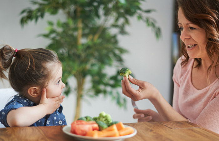 Πώς θα μάθω το παιδί μου να τρώει σωστά;